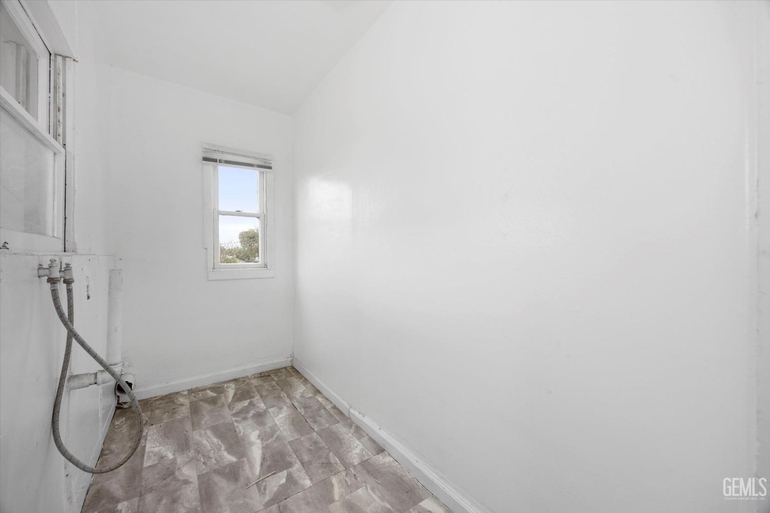 Undisclosed Address Bakersfield, CA 93308 - Photo 32 of 44