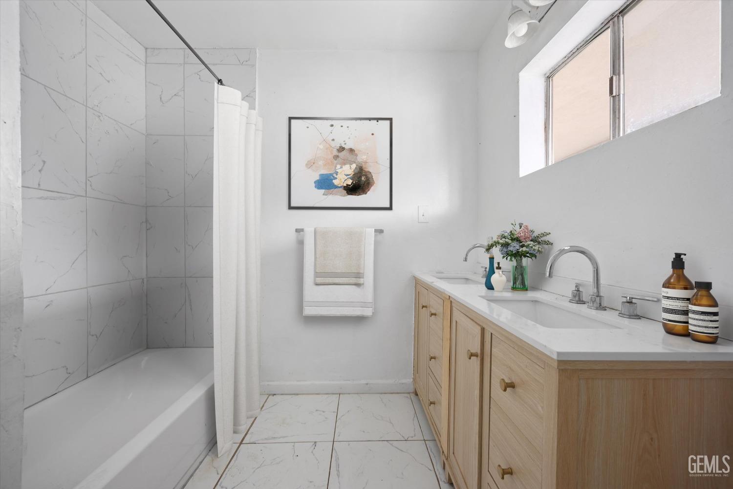 Undisclosed Address Bakersfield, CA 93308 - Photo 9 of 44