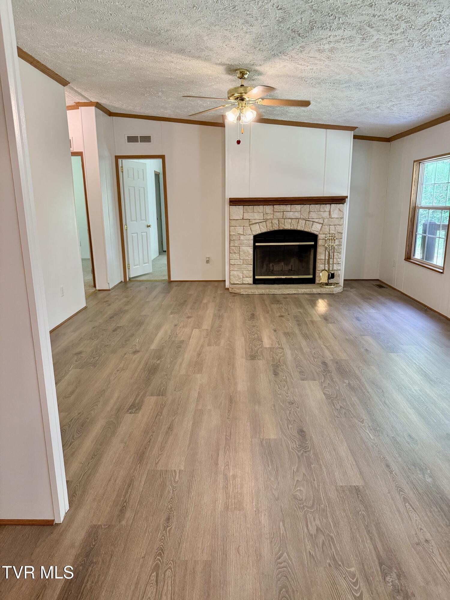 1761 Corby Bridge Road Chuckey, TN 37641 - Photo 22 of 45 living room