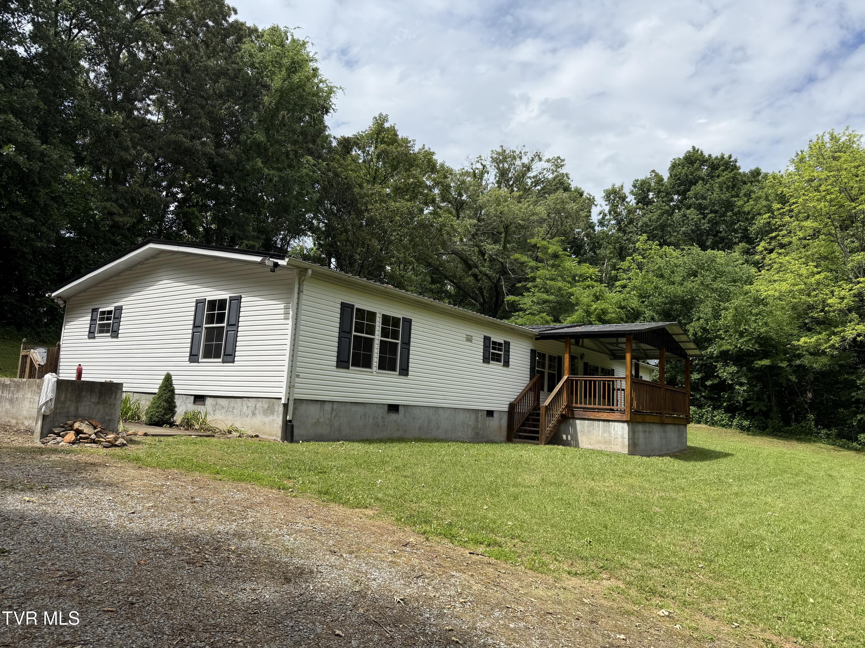 1761 Corby Bridge Road Chuckey, TN 37641 - Photo 39 of 45 Front side