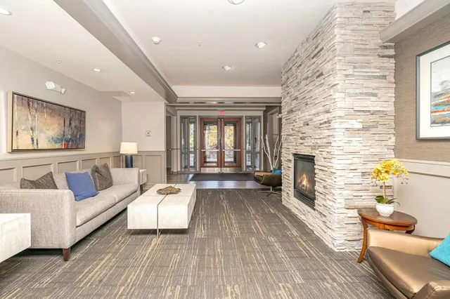 $300,000 | 3110 North Chestnut Street, Unit 209, Chaska, MN 55318