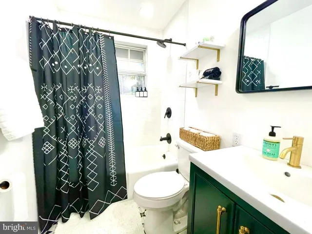 $375,000 | 621 Cedar Run Lane, Great Cacapon, WV 25422