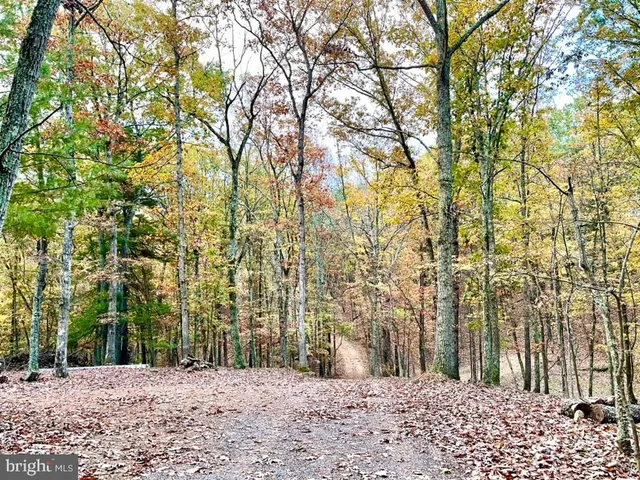 $375,000 | 621 Cedar Run Lane, Great Cacapon, WV 25422