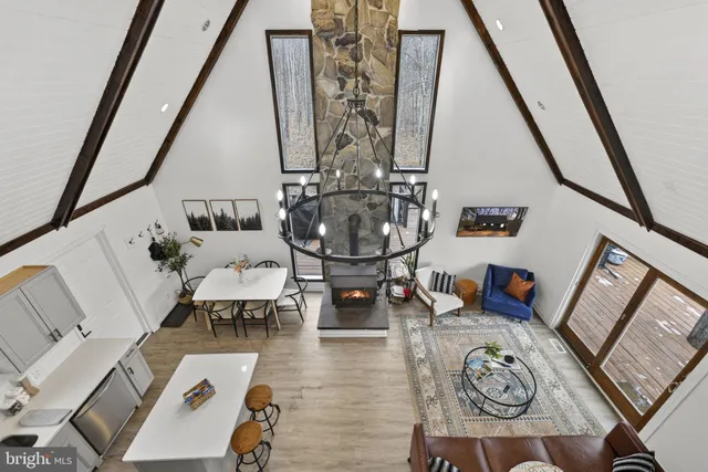 $375,000 | 621 Cedar Run Lane, Great Cacapon, WV 25422