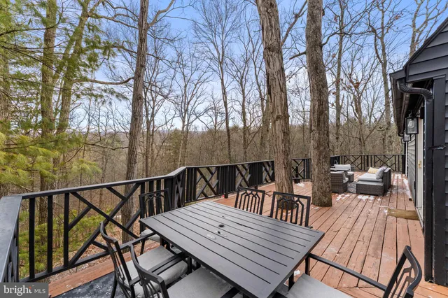 $375,000 | 621 Cedar Run Lane, Great Cacapon, WV 25422