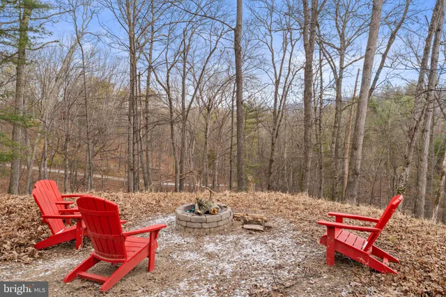 $375,000 | 621 Cedar Run Lane, Great Cacapon, WV 25422