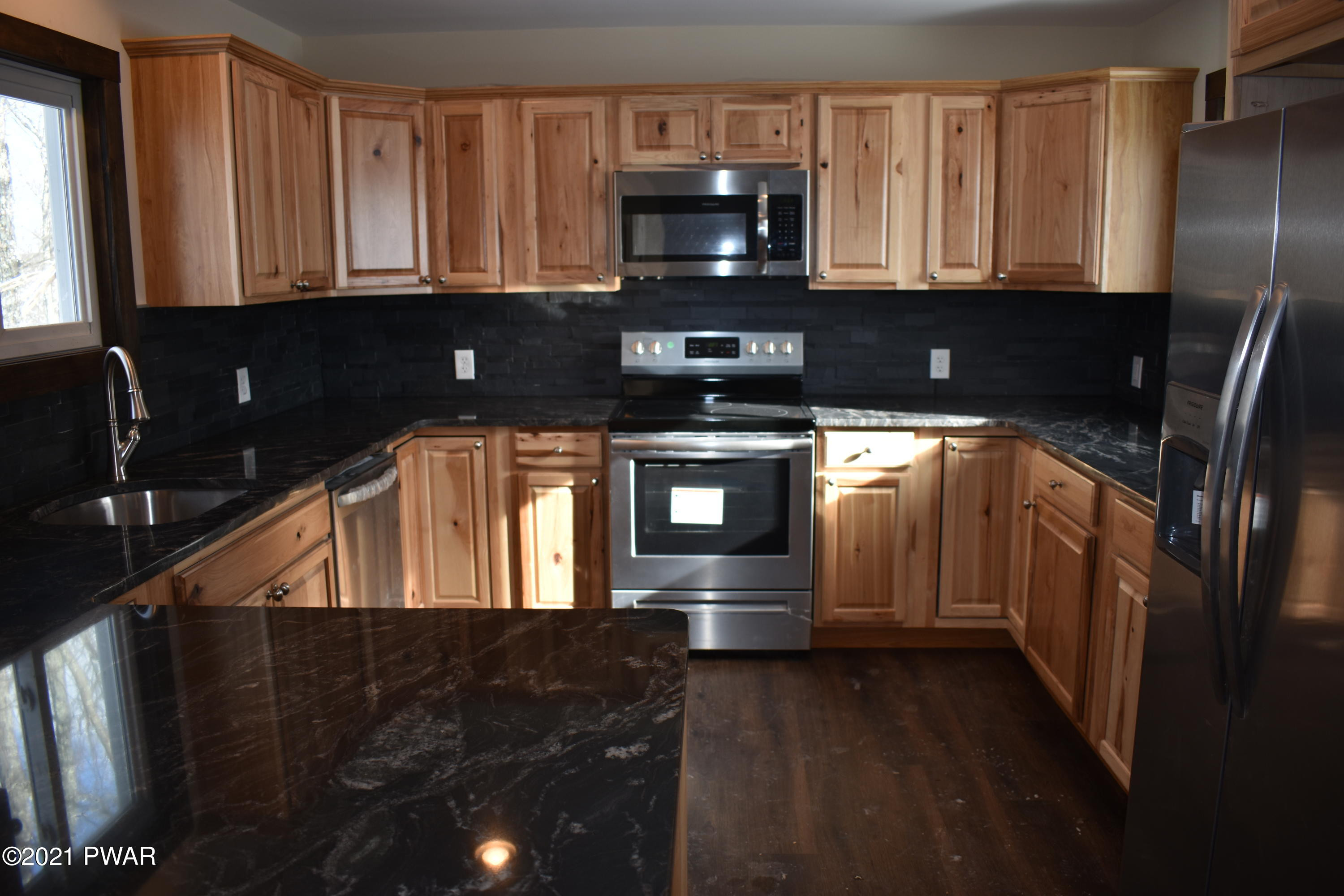 102 Ridge Road Hawley, PA 18428 - Photo 4 of 44