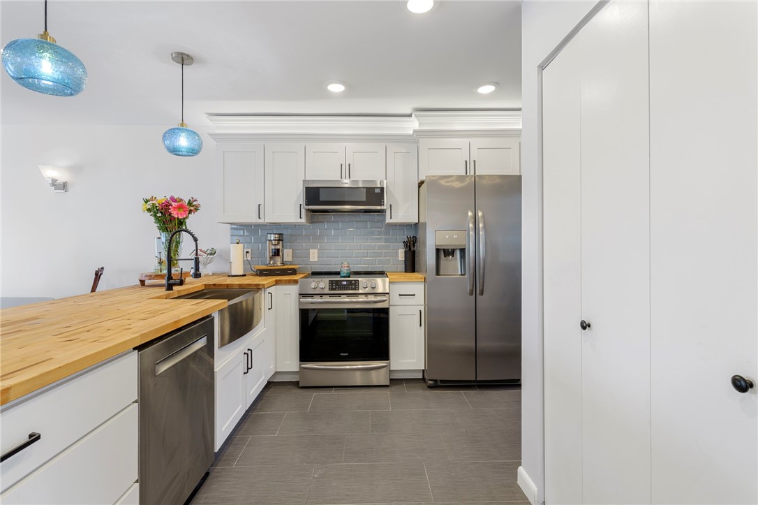 282 Shore Road, Unit B Westerly, RI 02891 - Photo 8 of 33