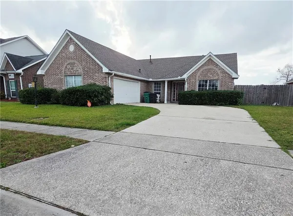$2,100 | 2512 Ridgecrest Road, Marrero, LA 70072
