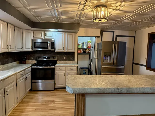 $304,900 | 726 South Park Avenue, Neenah, WI 54956