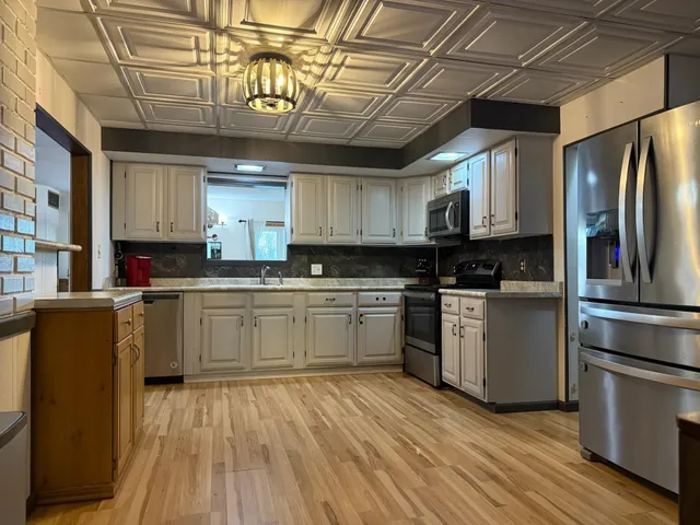 $304,900 | 726 South Park Avenue, Neenah, WI 54956