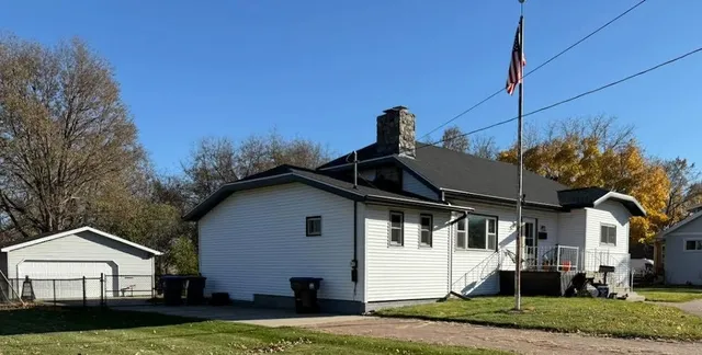 $304,900 | 726 South Park Avenue, Neenah, WI 54956