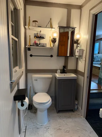 $304,900 | 726 South Park Avenue, Neenah, WI 54956