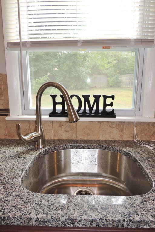 53 Timothy Circle Springfield, MA 01119 - Photo 4 of 15