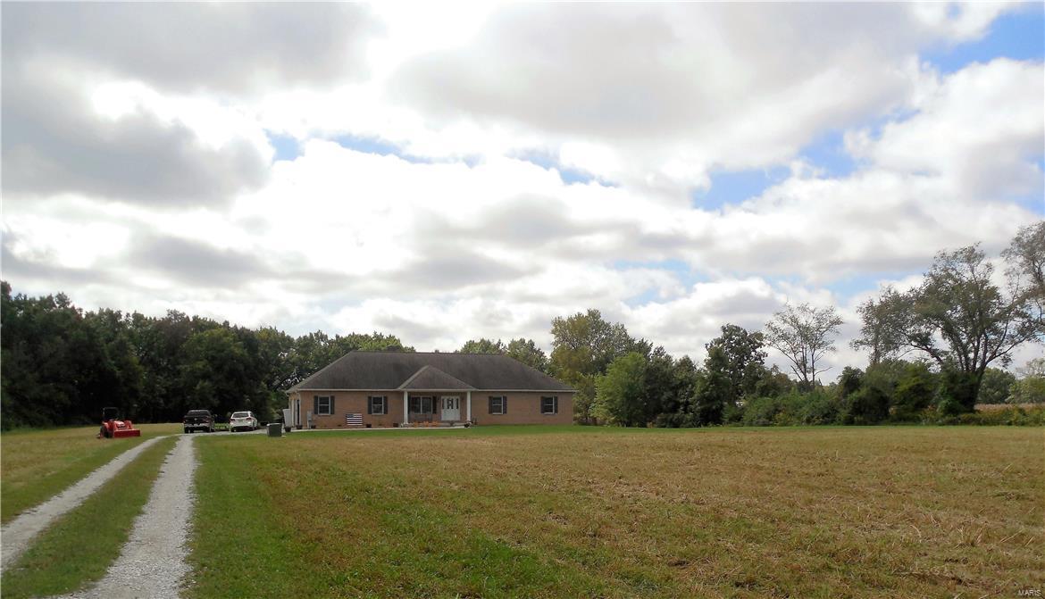 8104 Wolf Road Alton, IL 62002 - Photo 2 of 29