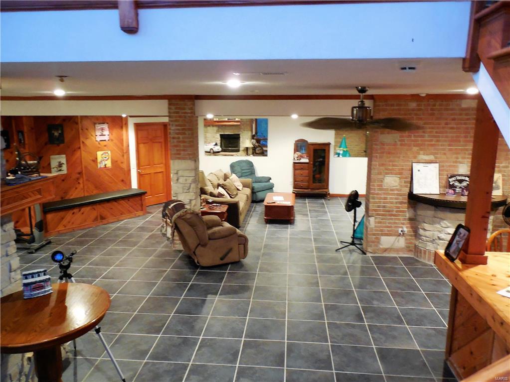 8104 Wolf Road Alton, IL 62002 - Photo 17 of 29
