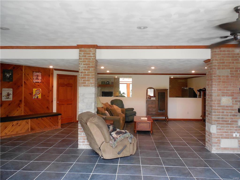 8104 Wolf Road Alton, IL 62002 - Photo 18 of 29