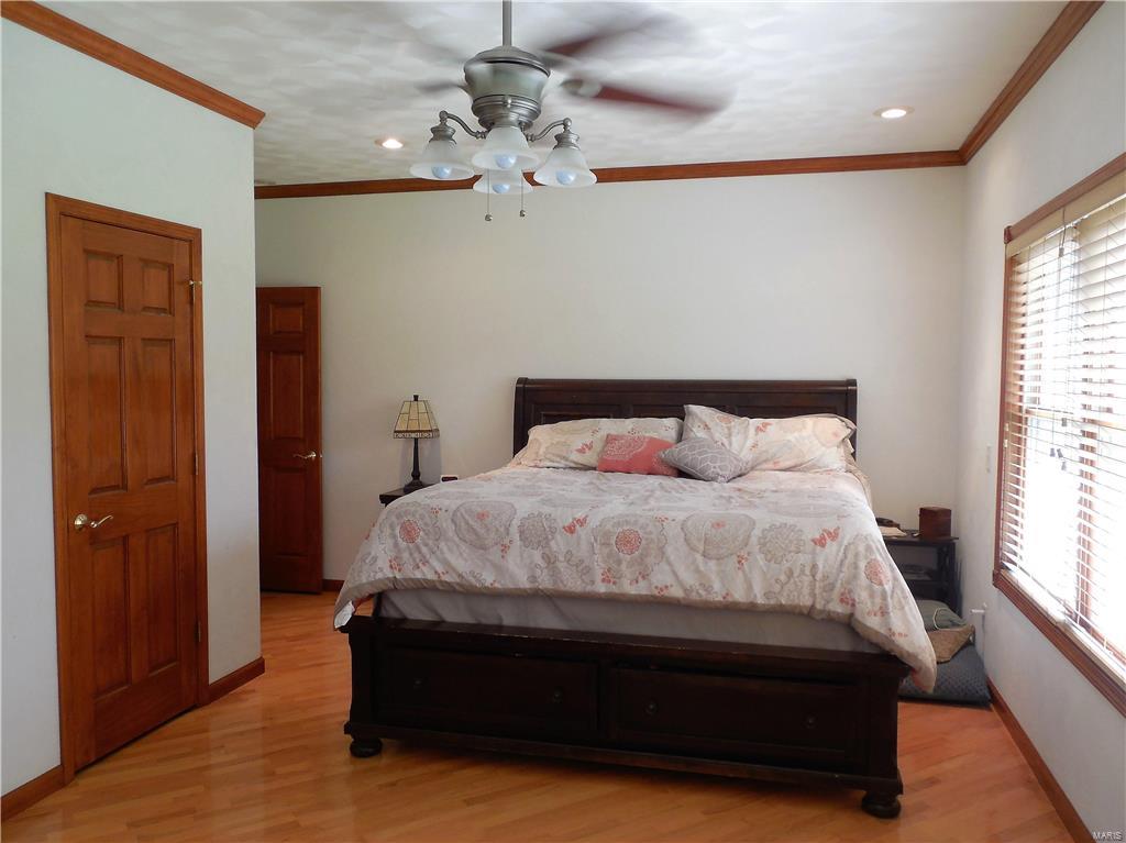 8104 Wolf Road Alton, IL 62002 - Photo 21 of 29