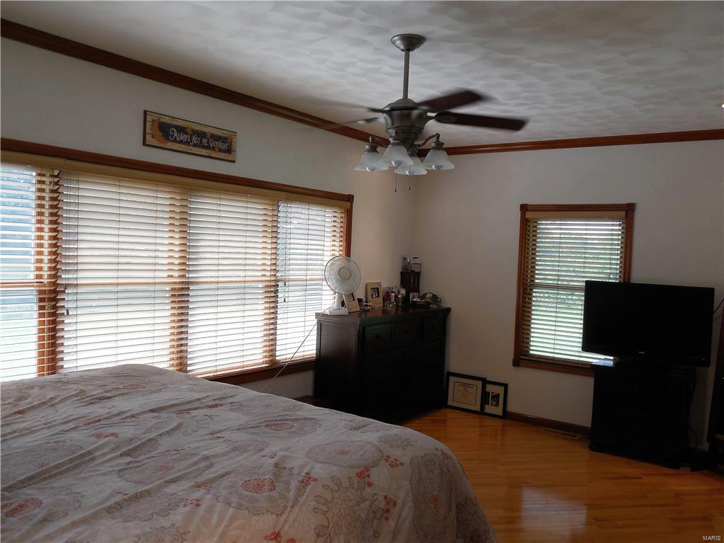 8104 Wolf Road Alton, IL 62002 - Photo 22 of 29