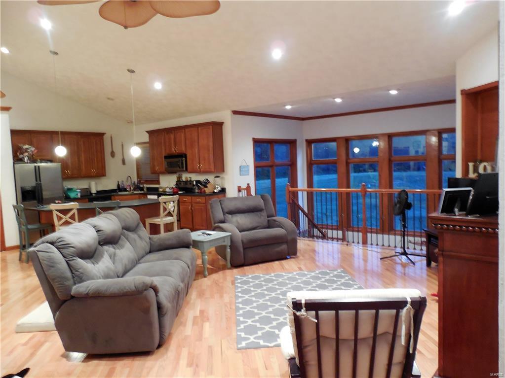 8104 Wolf Road Alton, IL 62002 - Photo 10 of 29