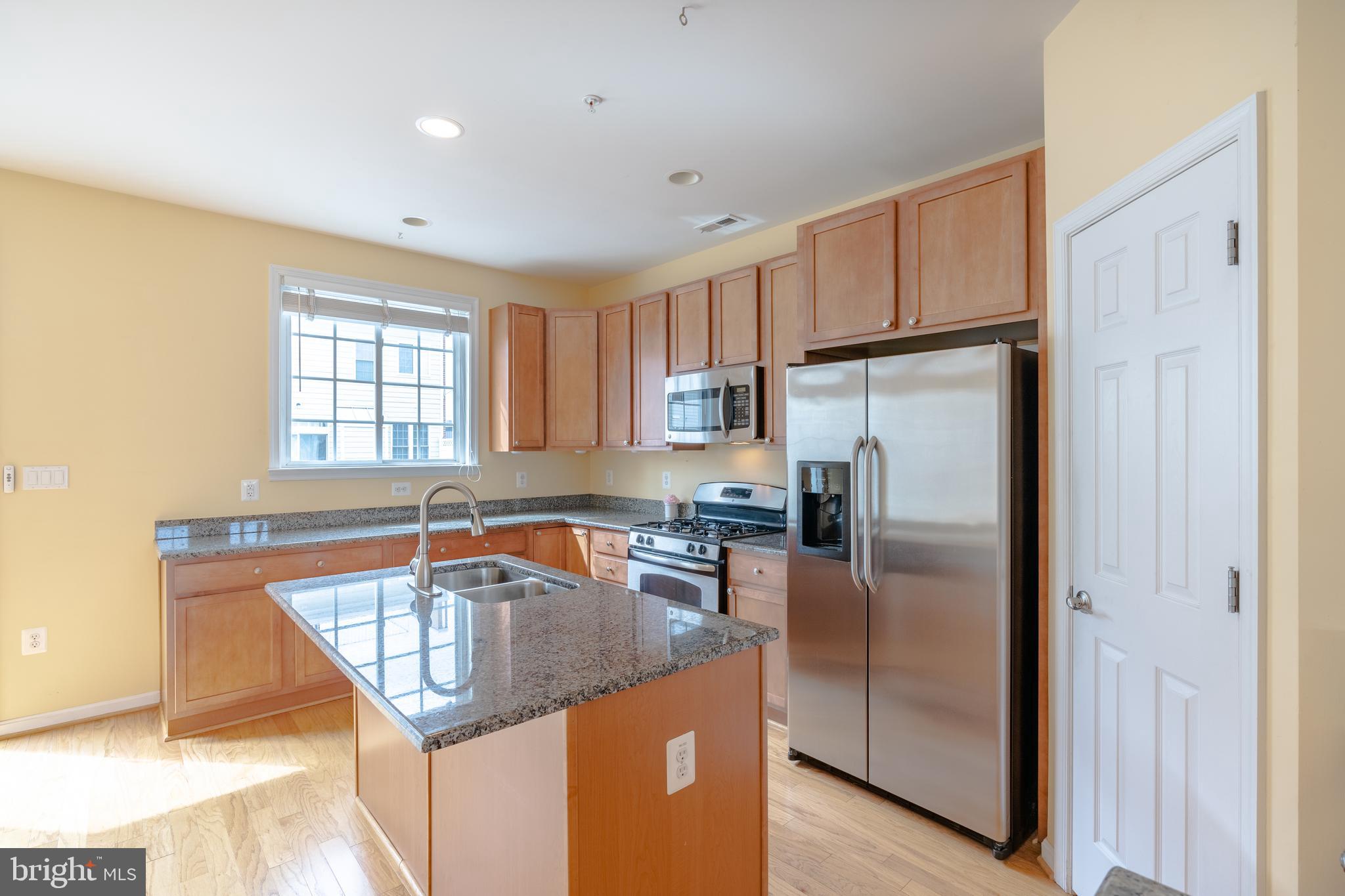 1302 Decatur Street Baltimore, MD 21230 - Photo 41 of 88 Kitchen w/ center island