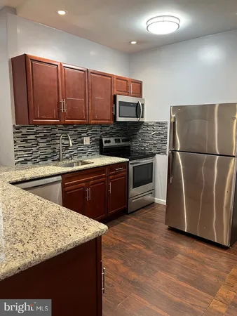 $1,350 | 1333 South 49th Street, Unit 3, Philadelphia, PA 19143