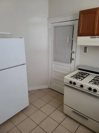 $775 | 244 South Cleveland Street, Memphis, TN 38104