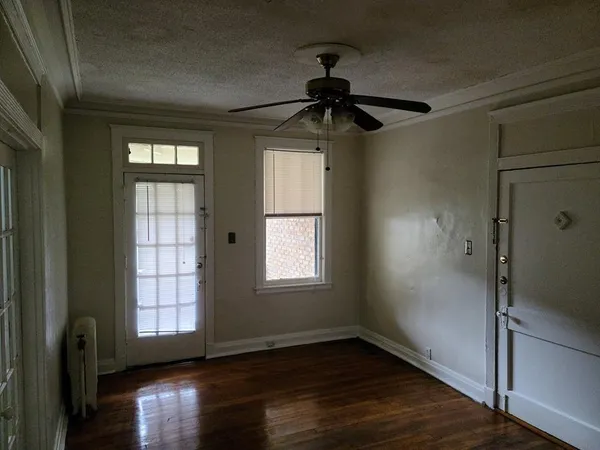 $775 | 244 South Cleveland Street, Memphis, TN 38104