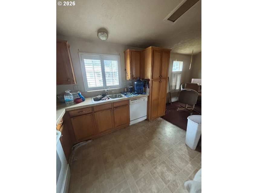 1110 North 8th Street Lakeside, OR 97449 - Photo 22 of 46 Pantry