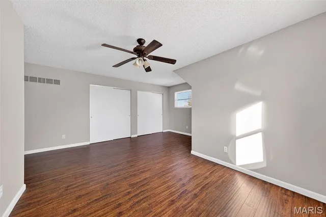 $325,000 | 6 Dogwood Lane, St. Peters, MO 63376