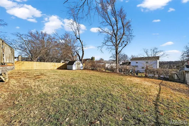 $325,000 | 6 Dogwood Lane, St. Peters, MO 63376