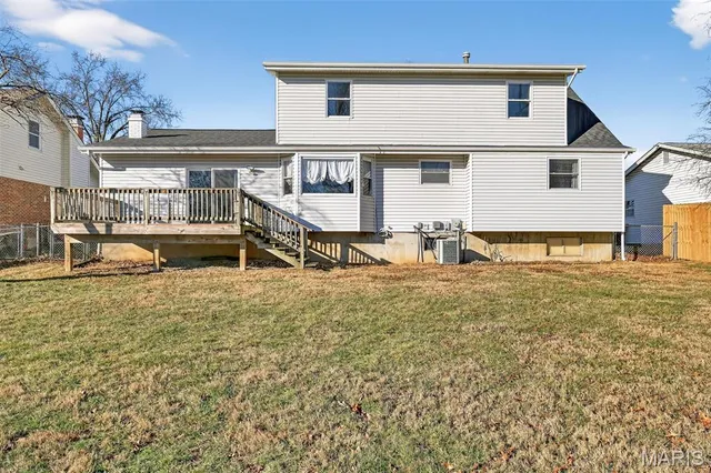 $325,000 | 6 Dogwood Lane, St. Peters, MO 63376