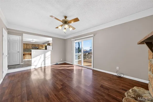 $325,000 | 6 Dogwood Lane, St. Peters, MO 63376