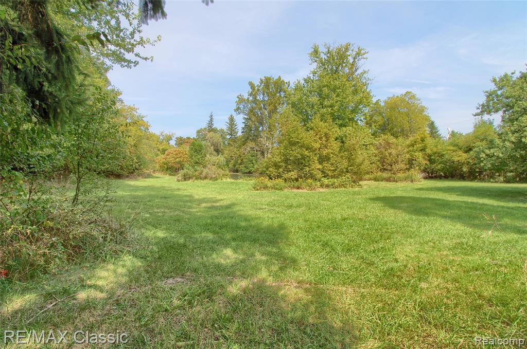 19150 Beck Road Northville, MI 48167 - Photo 2 of 20