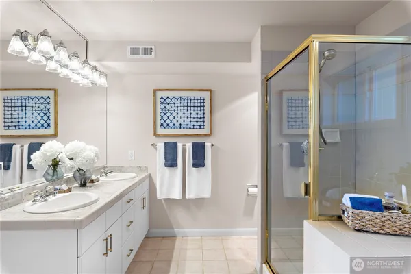 $899,000 | 1300 Alki Avenue Southwest, Unit 200, Seattle, WA 98116