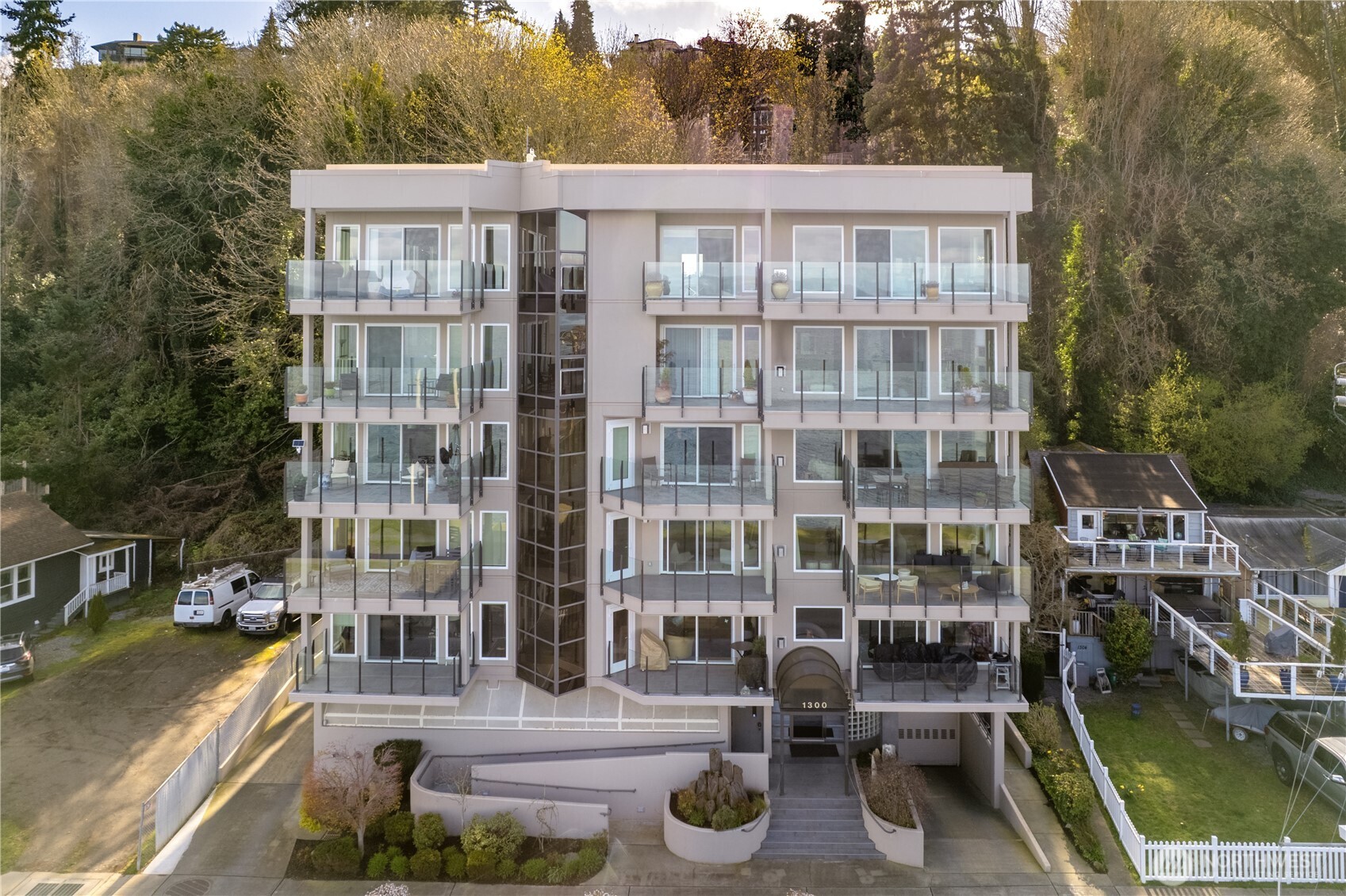 1300 Alki Avenue Southwest, Unit 200 Seattle, WA 98116 - Photo 30 of 32 a front view of a building with street view
