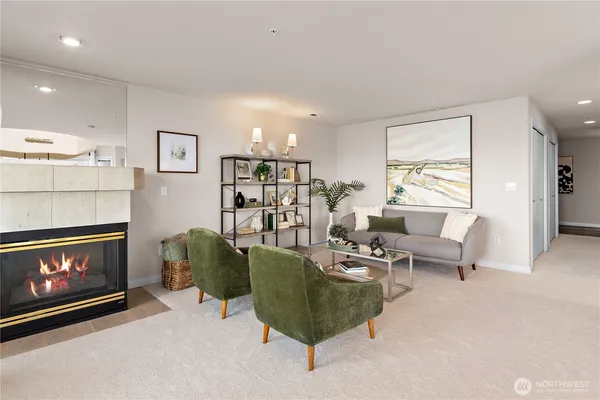$899,000 | 1300 Alki Avenue Southwest, Unit 200, Seattle, WA 98116