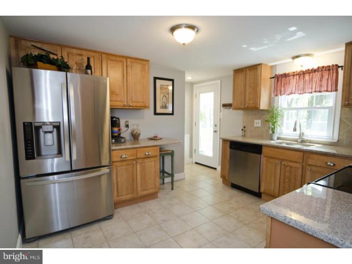 324 Richardson Road Lansdale, PA 19446 - Photo 11 of 25 Kitchen