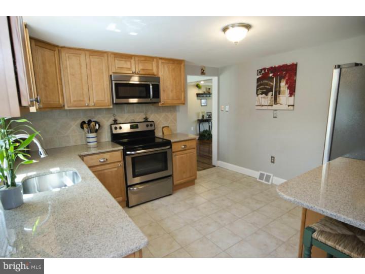 324 Richardson Road Lansdale, PA 19446 - Photo 10 of 25 Kitchen