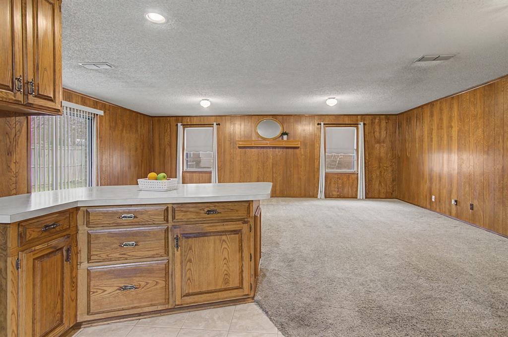 42 Page Street Hurst, TX 76053 - Photo 12 of 33