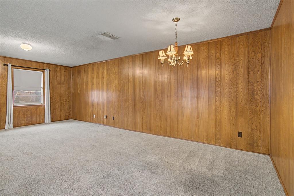 42 Page Street Hurst, TX 76053 - Photo 13 of 33