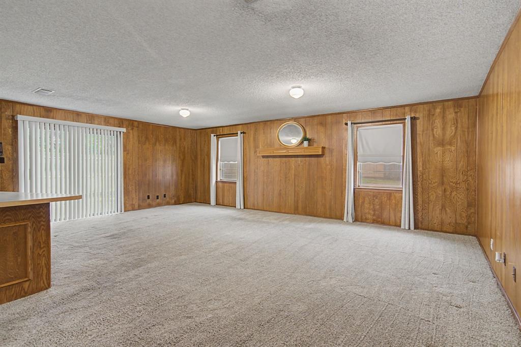 42 Page Street Hurst, TX 76053 - Photo 14 of 33