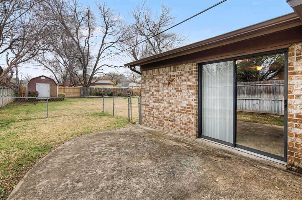 42 Page Street Hurst, TX 76053 - Photo 29 of 33