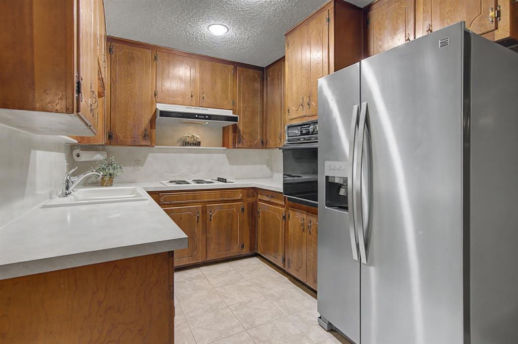 42 Page Street Hurst, TX 76053 - Photo 9 of 33