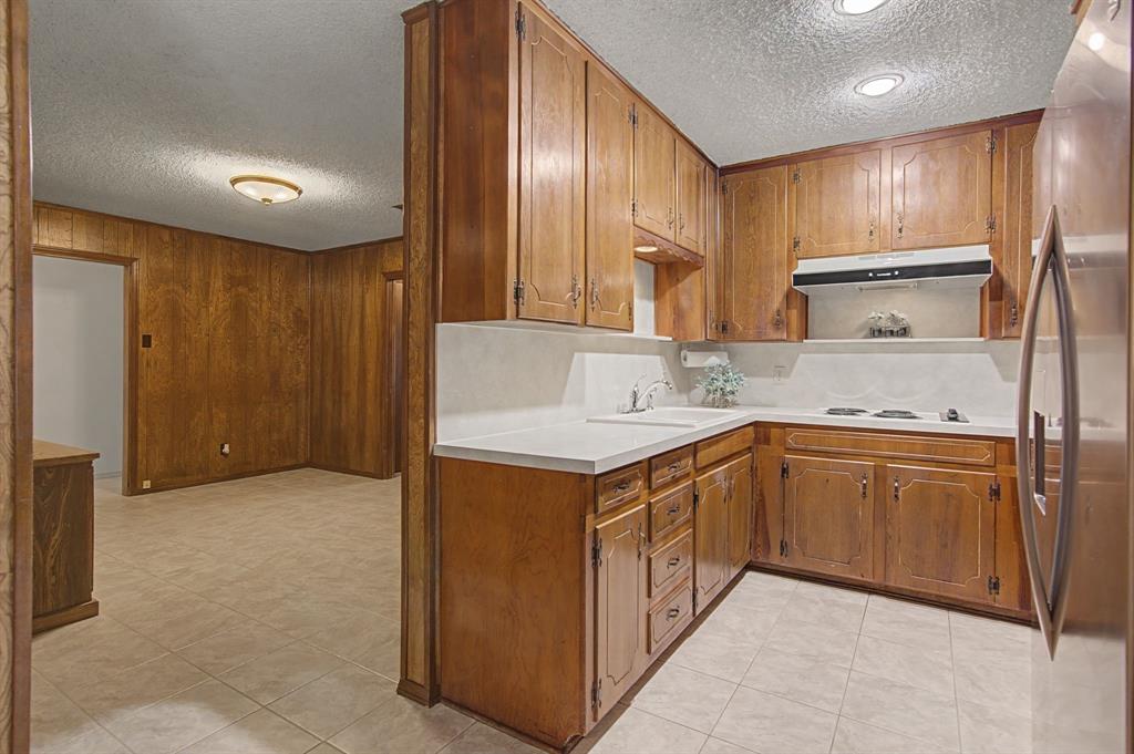 42 Page Street Hurst, TX 76053 - Photo 10 of 33