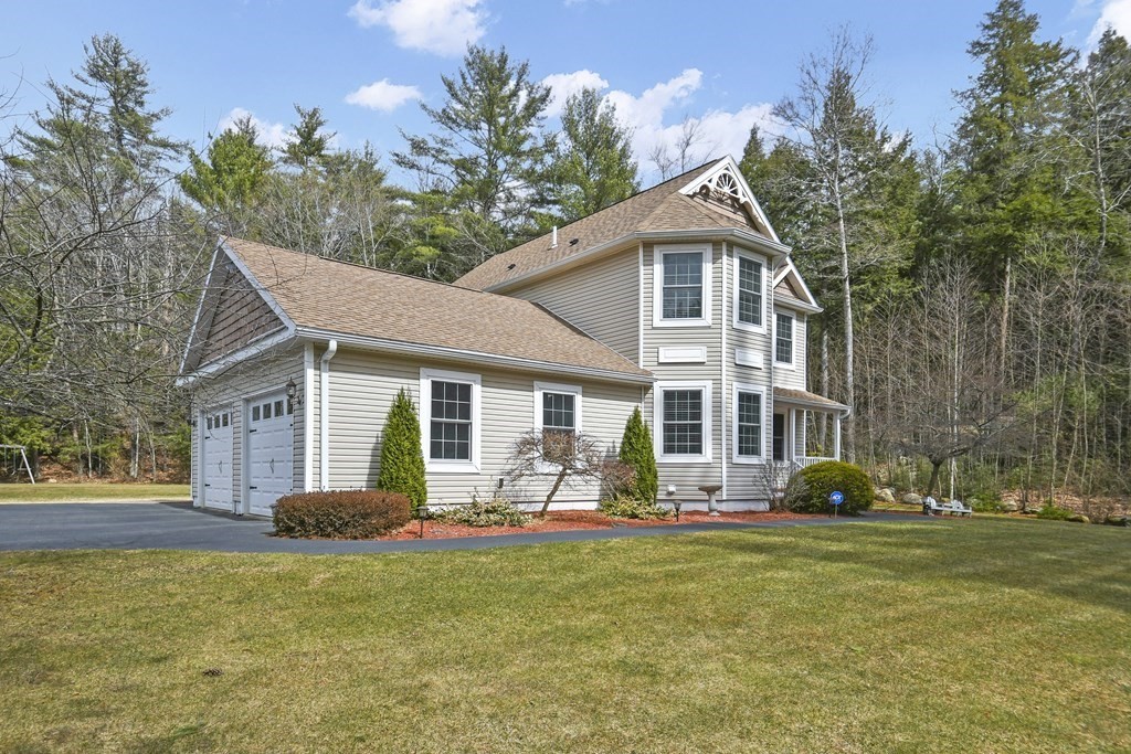28 Warwick Road Orange, MA 01364 - Photo 3 of 42