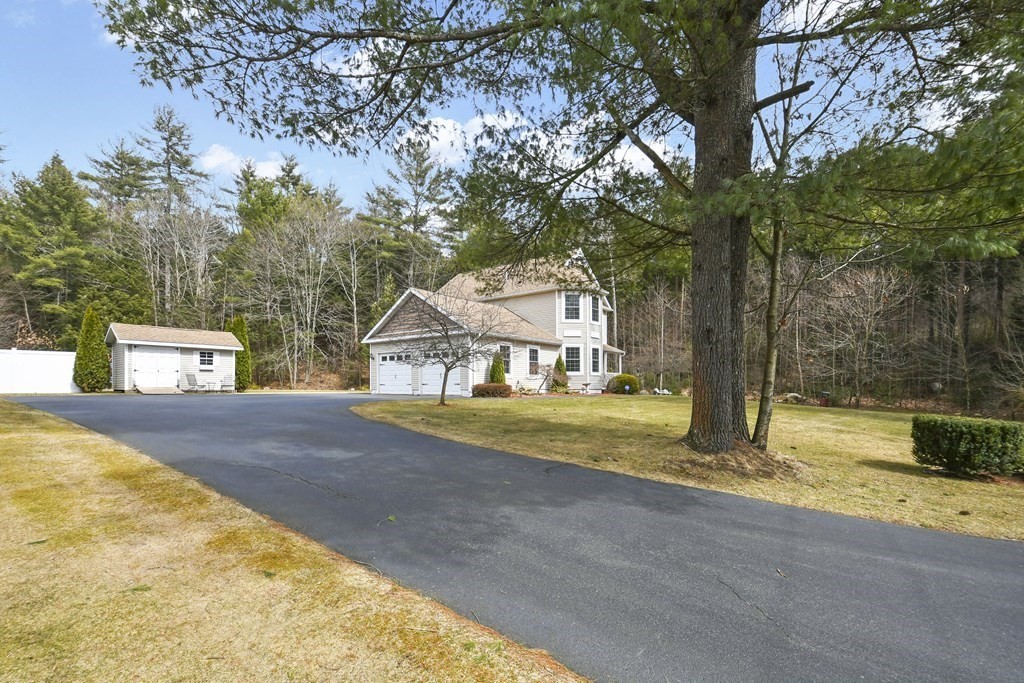28 Warwick Road Orange, MA 01364 - Photo 4 of 42