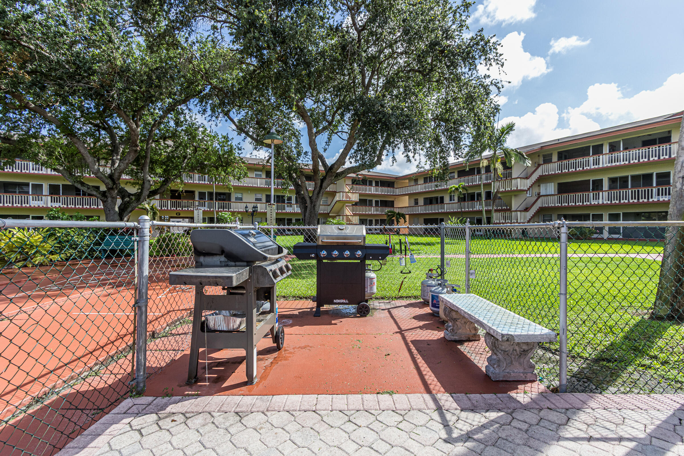 5300 Washington Street, Unit E208 Hollywood, FL 33021 - Photo 38 of 52 5300-38