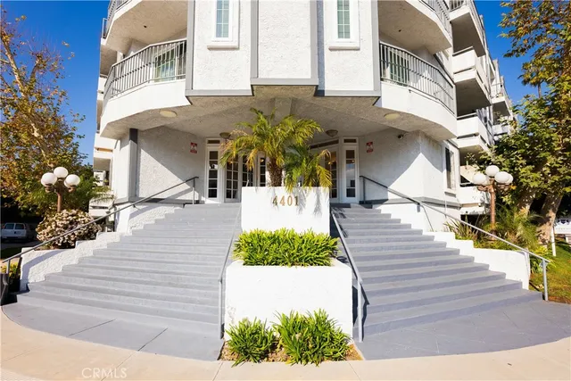 $530,000 | 4401 Sepulveda Boulevard, Unit 107, Sherman Oaks, CA 91403