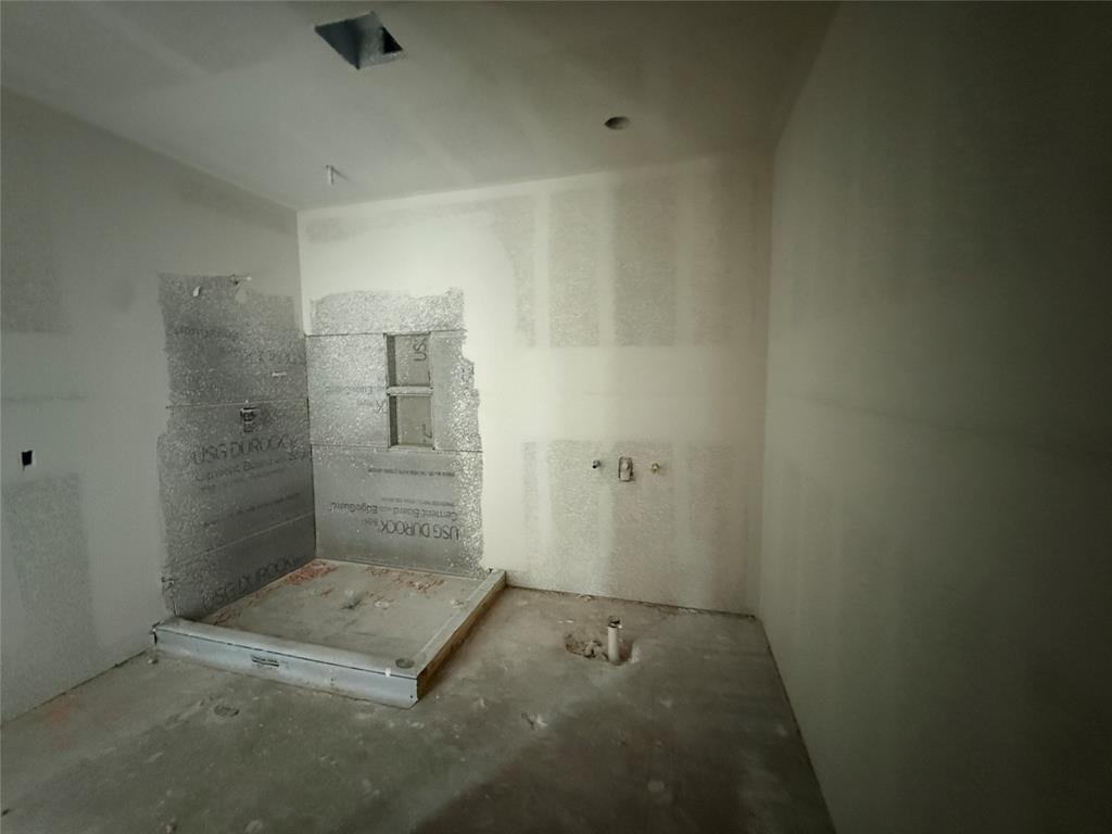 2304 Bonnie View Road Dallas, TX 75216 - Photo 11 of 15 Shower enclosure with integrated niche and pre-formed shower pan